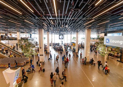 shops at amsterdam airport